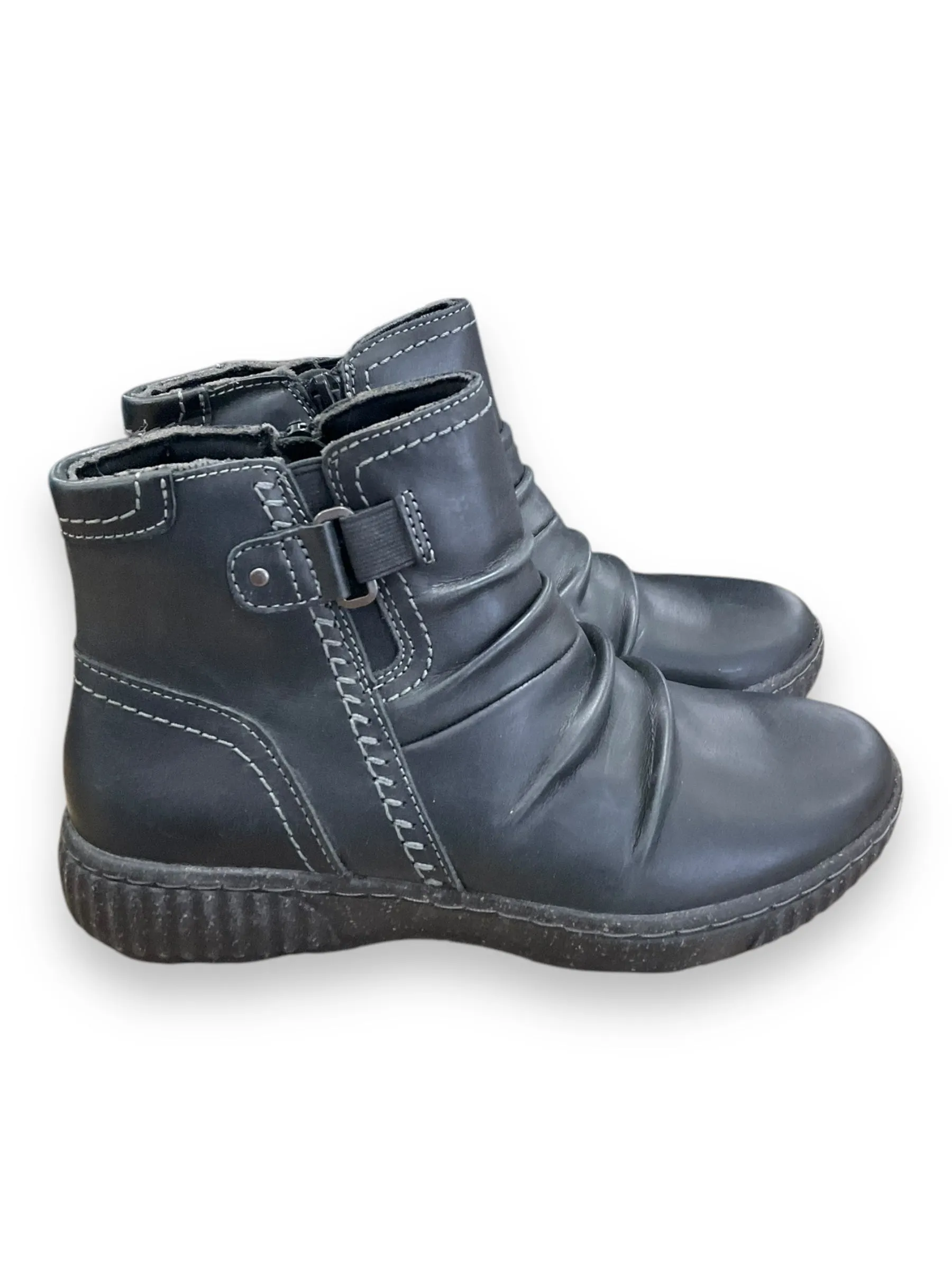Boots Ankle Flats By Clarks In Black, Size: 6 clarks