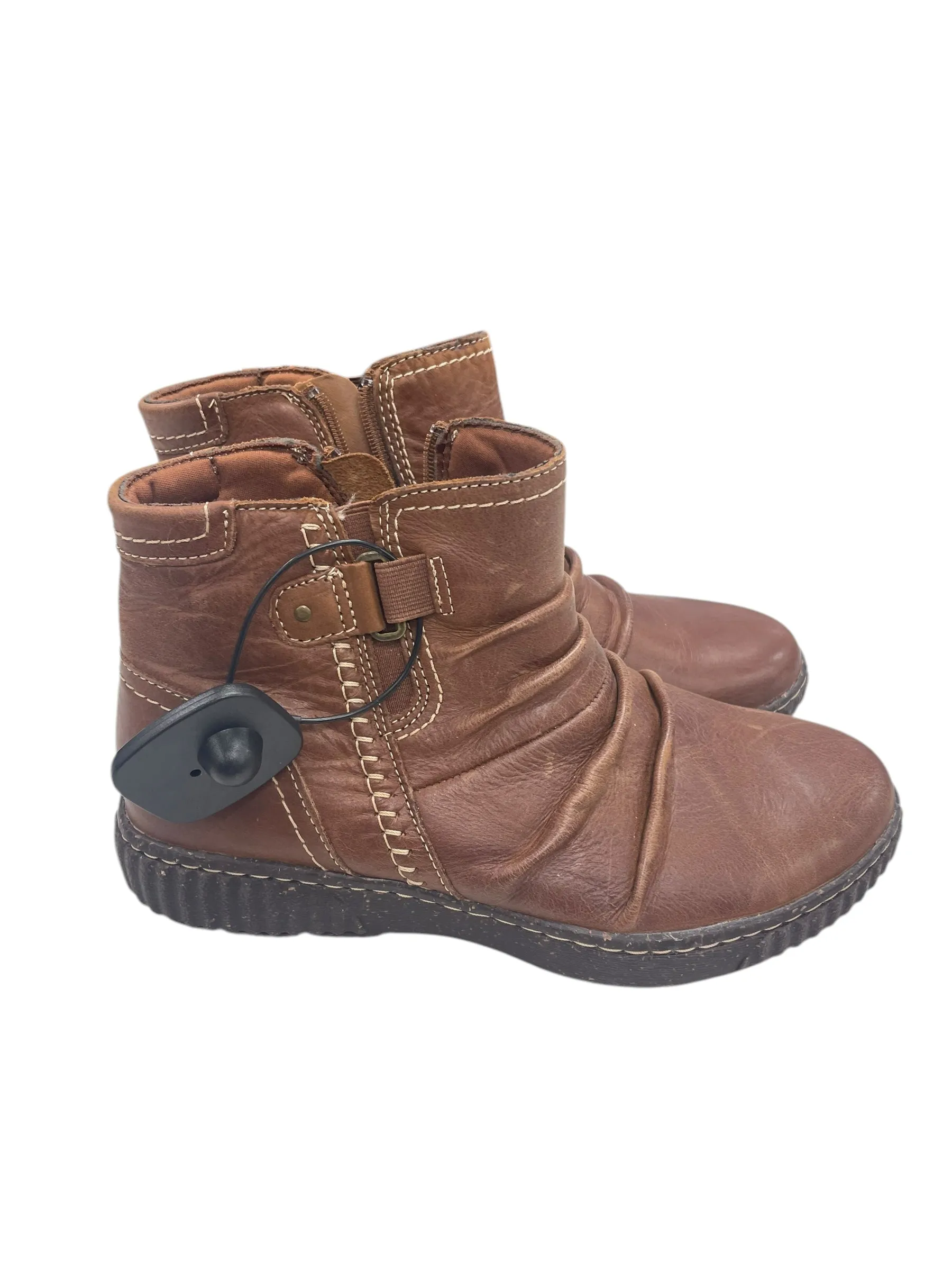 Boots Ankle Flats By Clarks In Brown, Size: 7.5 clarks