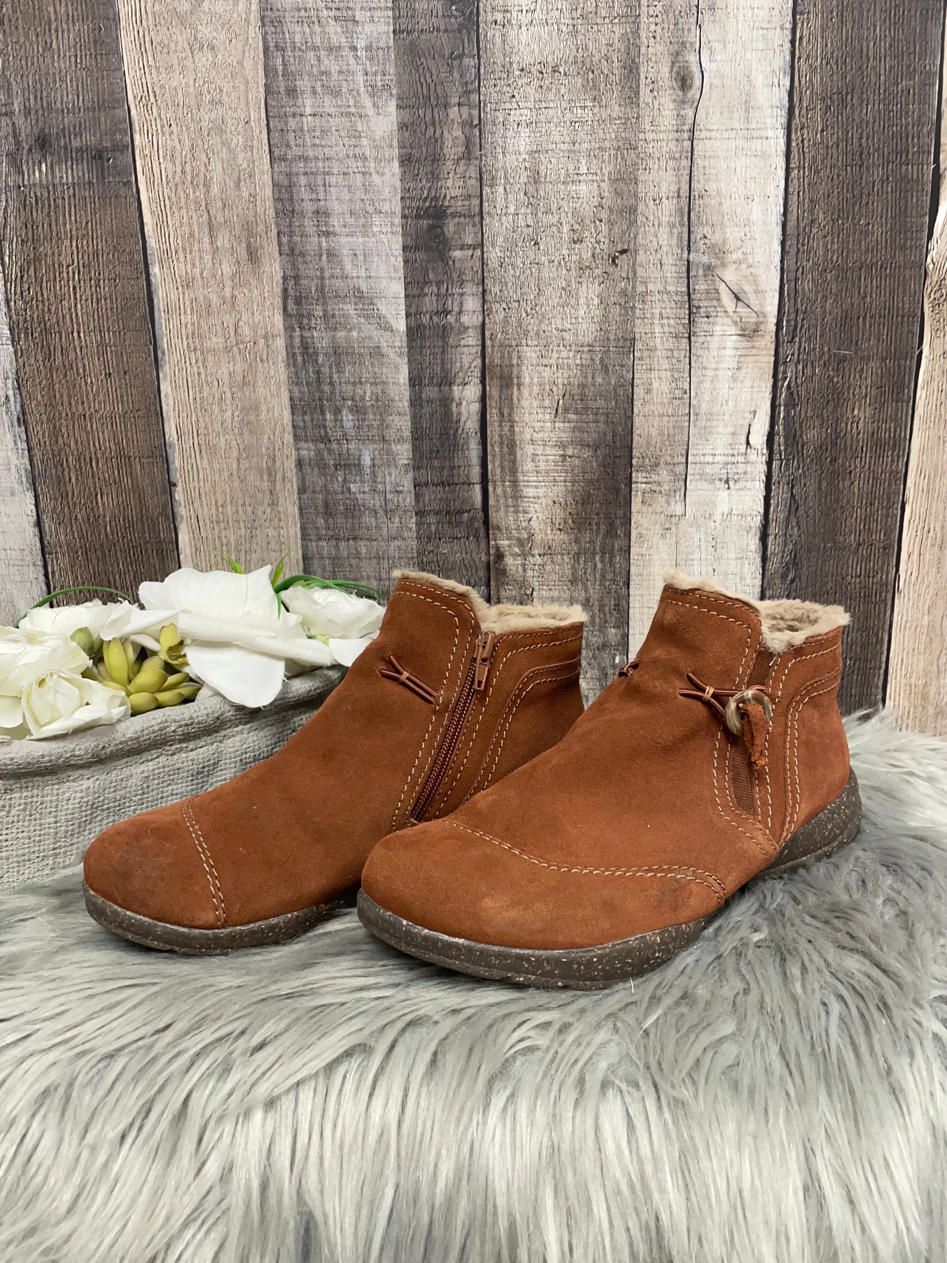 Boots Ankle Flats By Clarks In Brown, Size: 8 clarks