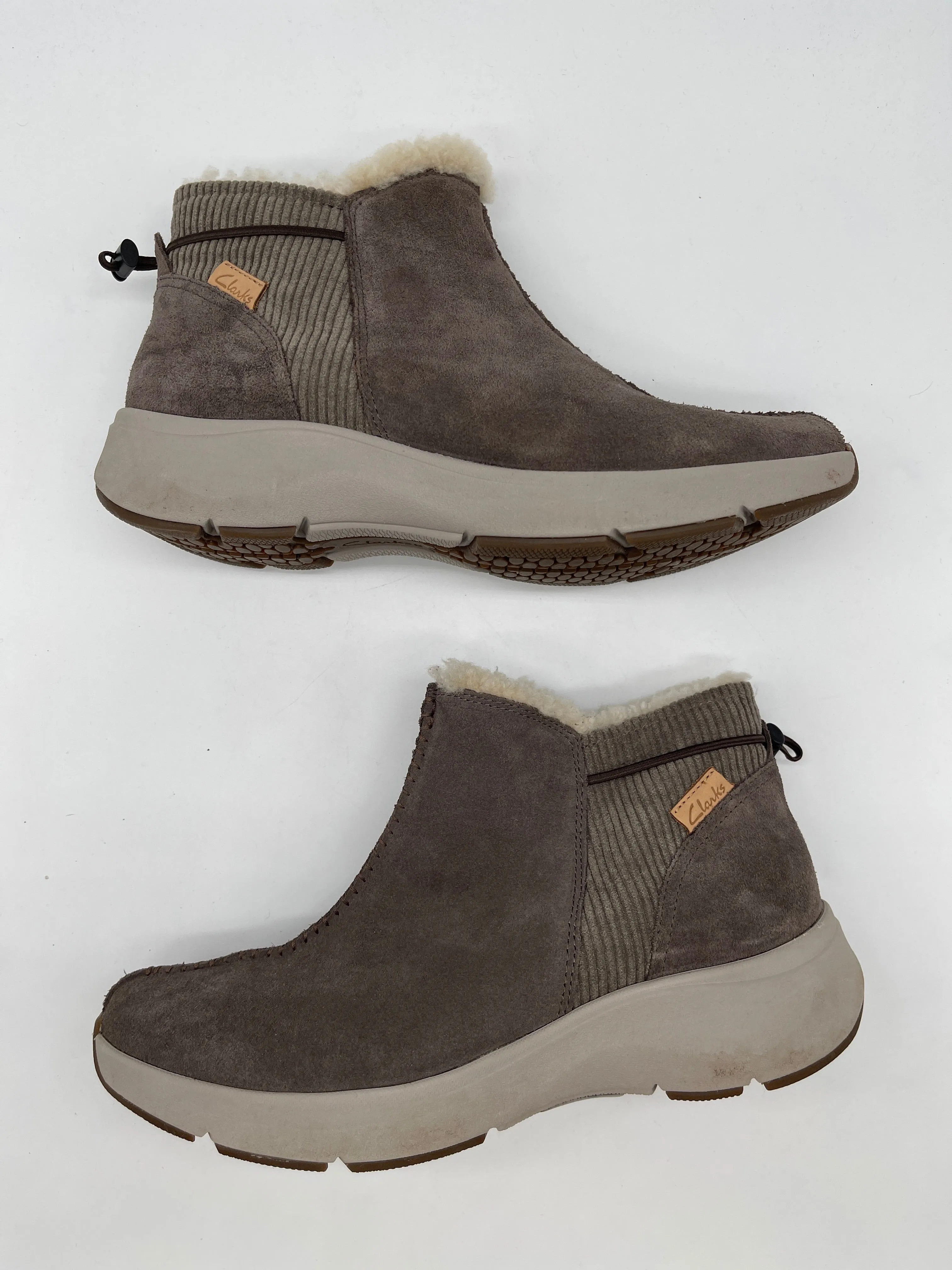 Boots Ankle Flats By Clarks In Tan, Size: 11 clarks