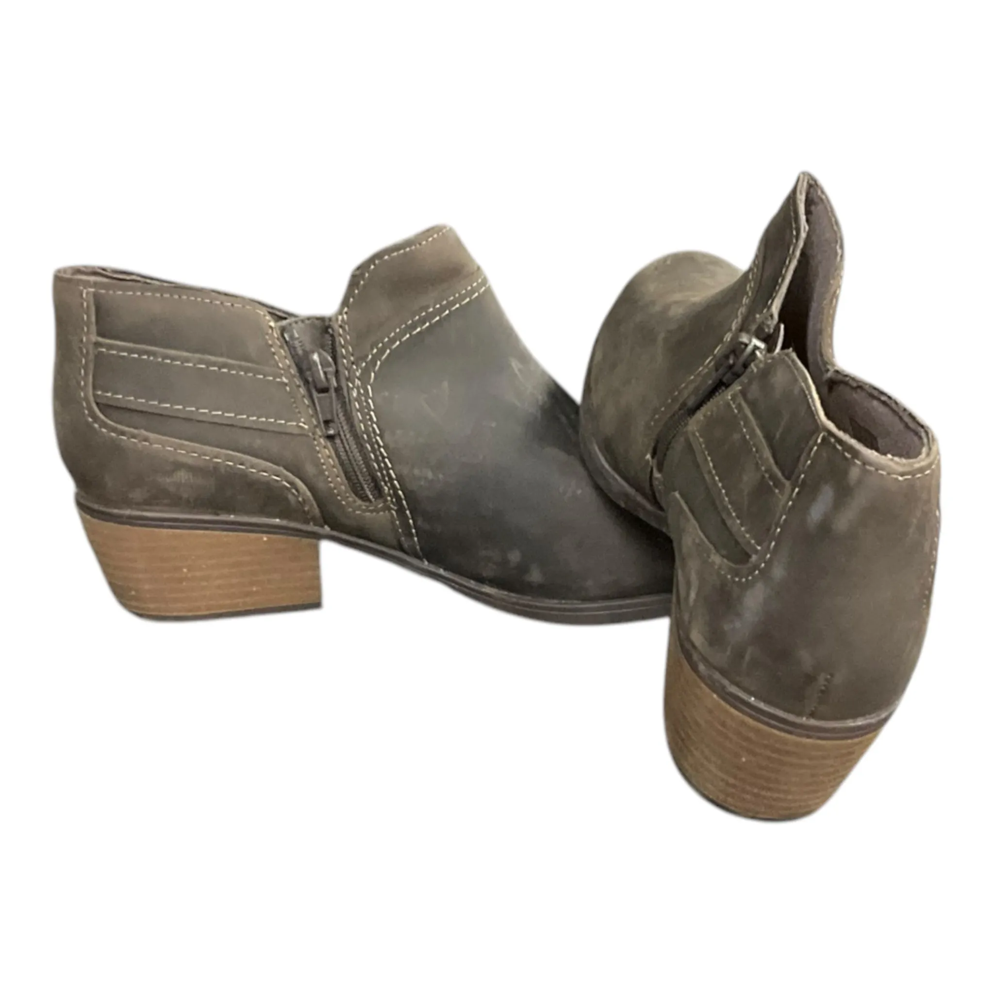 Boots Ankle Flats By Clarks In Taupe, Size: 8.5 clarks