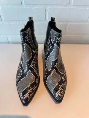 BOOTS ANKLE FLATS MARC FISHER in SNAKESKIN PRINT, Size: 5.5 marc-fisher