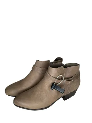 Boots Ankle Heels By Clarks In Beige, Size: 7.5 clarks