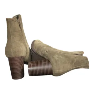 Boots Ankle Heels By Clarks In Taupe, Size: 8.5 clarks