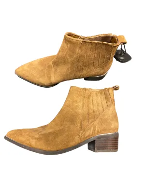 Boots Ankle Heels By Marc Fisher In Brown, Size: 6 marc-fisher