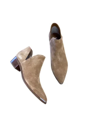 Boots Ankle Heels By Marc Fisher In Brown, Size: 6.5 marc-fisher