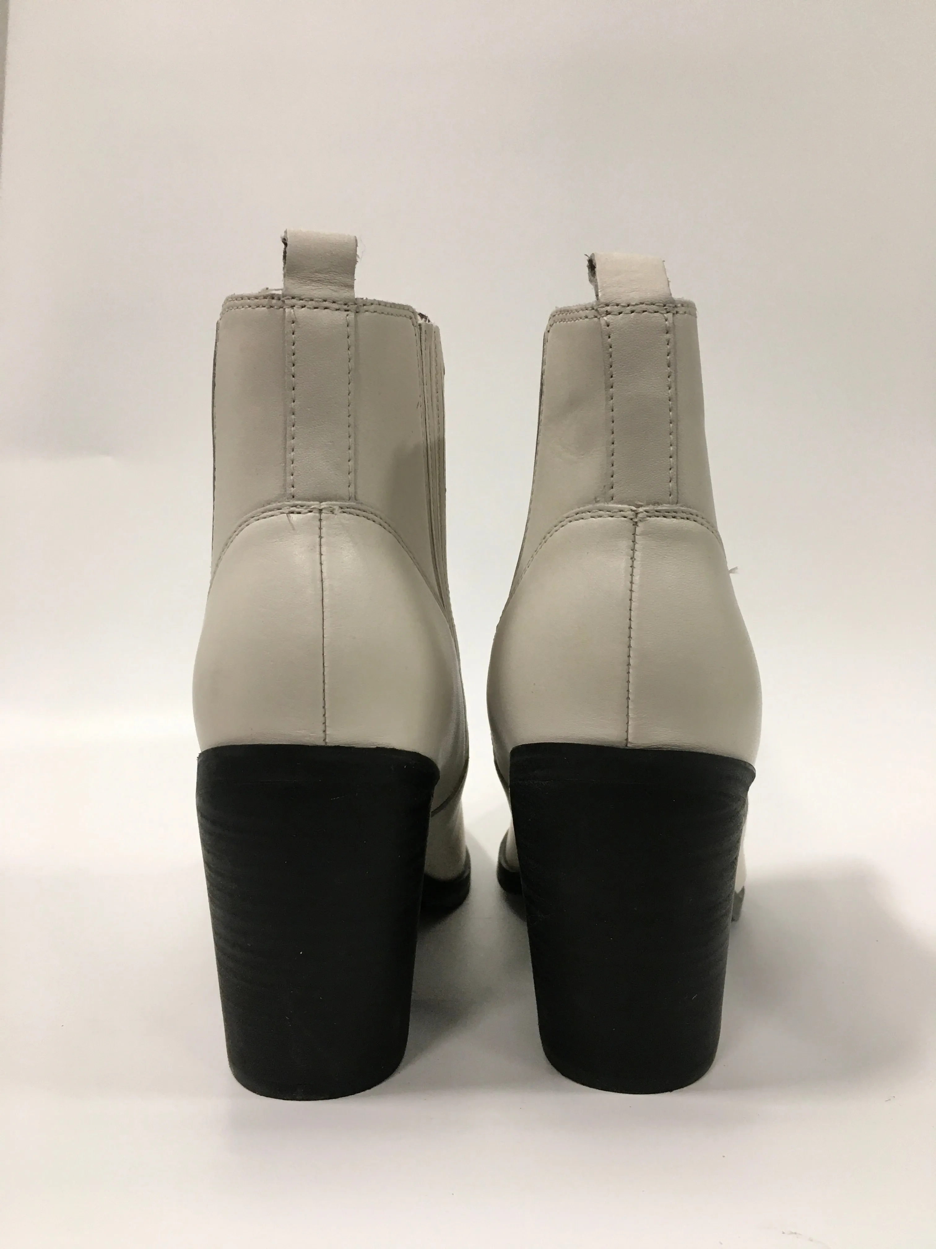 Boots Ankle Heels By Marc Fisher In White, Size: 10 marc-fisher