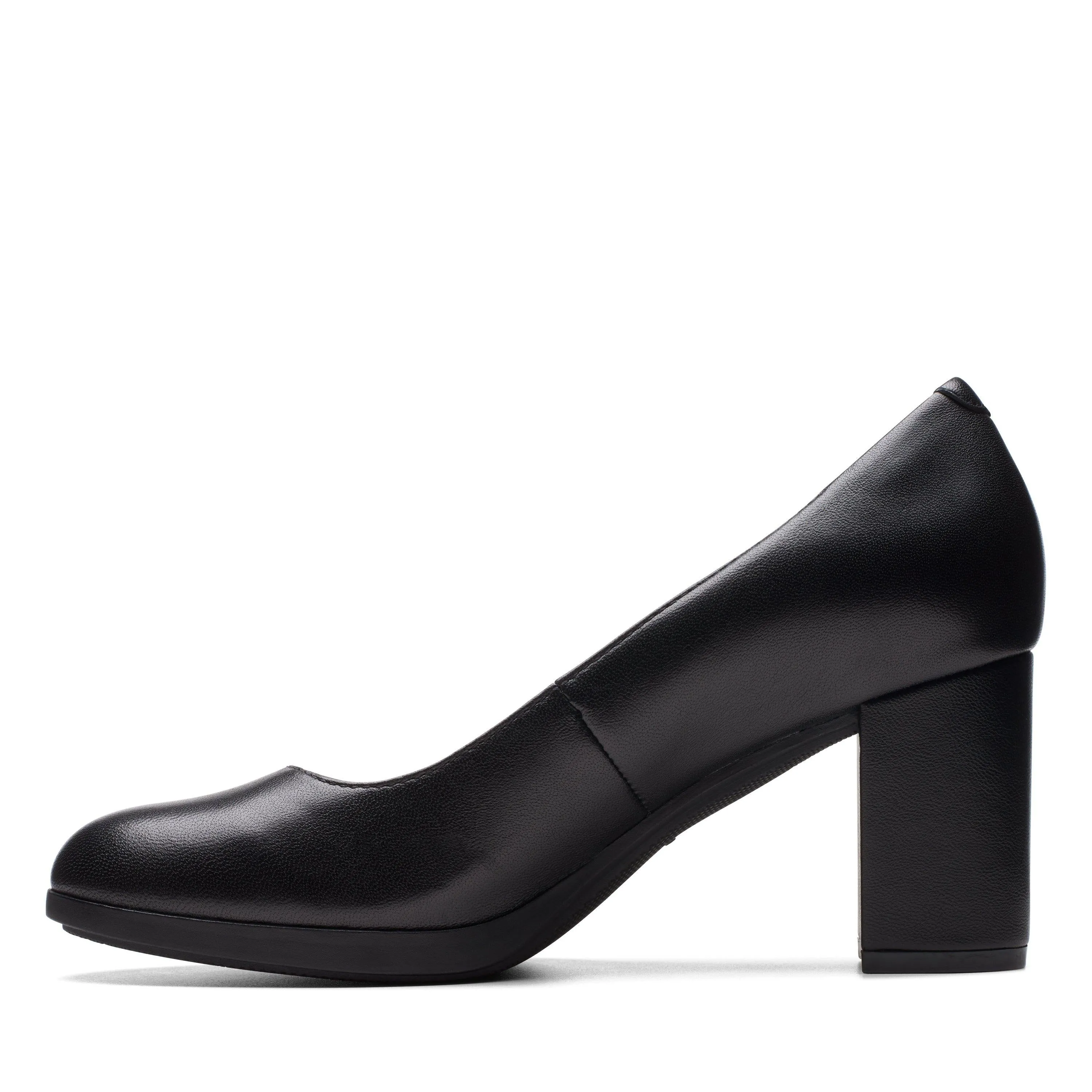 Clarks Bayla Skip in Black Leather