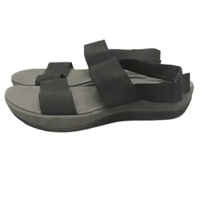Grey Sandals Flats By Clarks, Size: 7.5 clarks