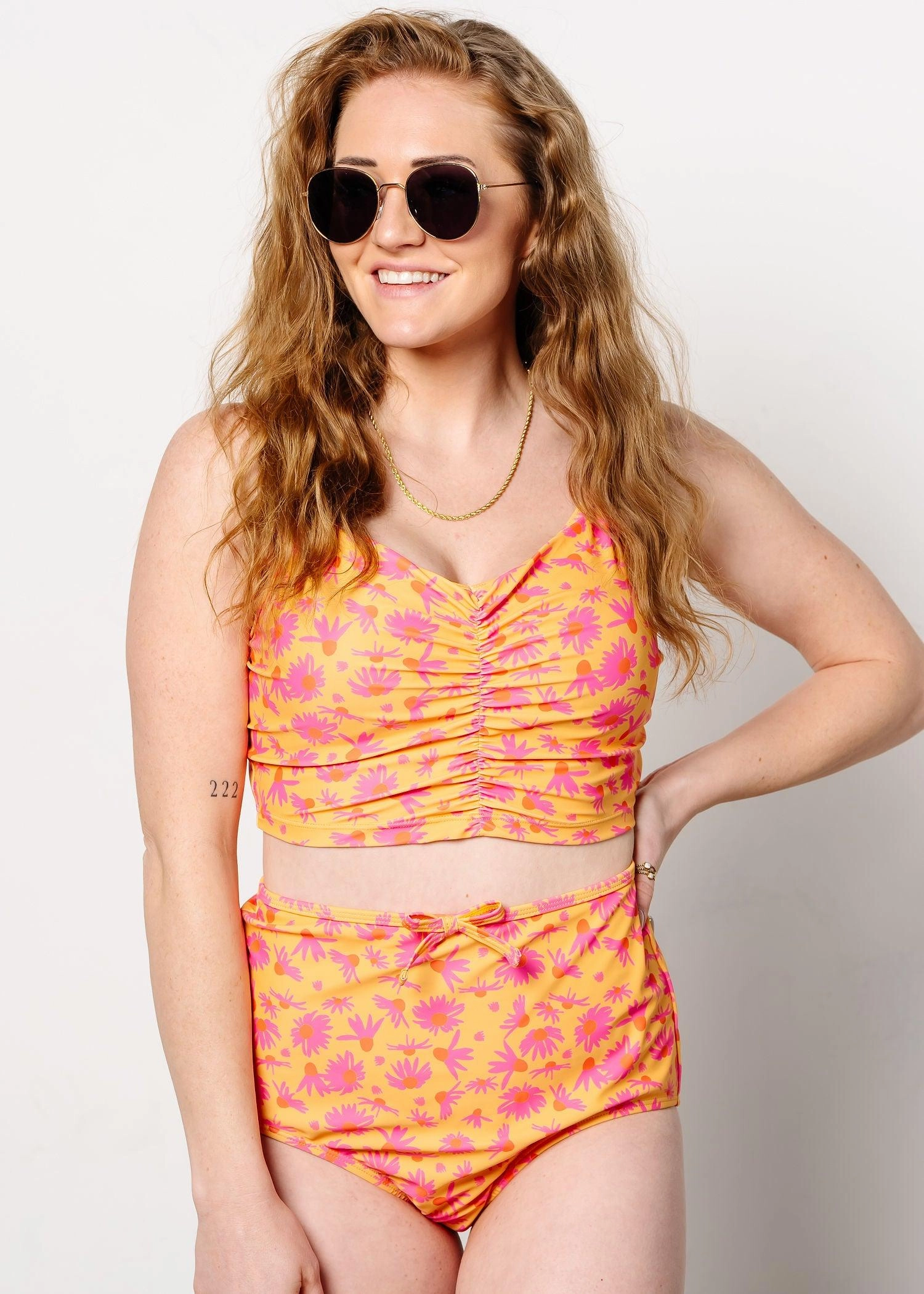 Playful Daisies | Bow Bottoms