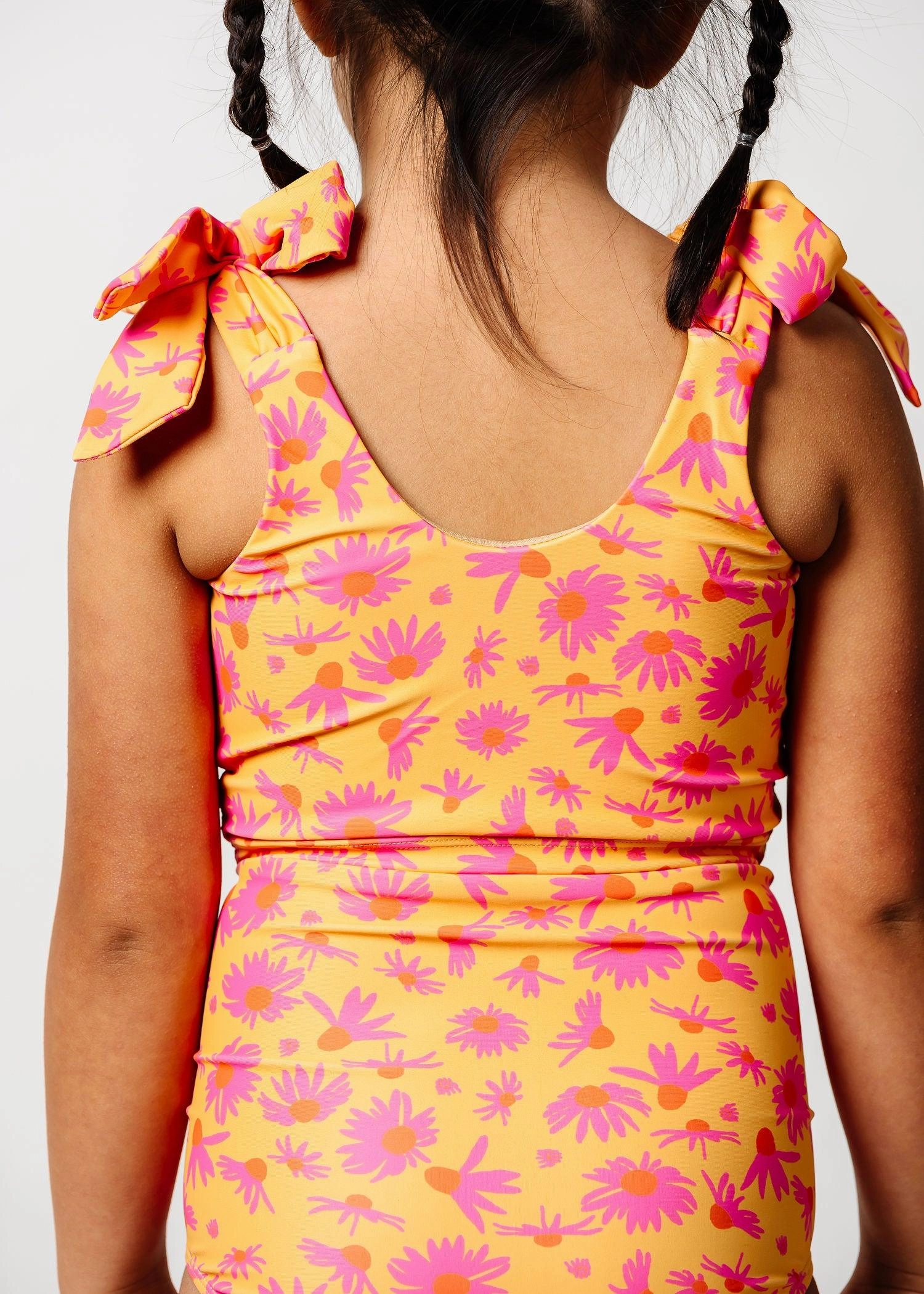 Playful Daisies | Mini Knot Top