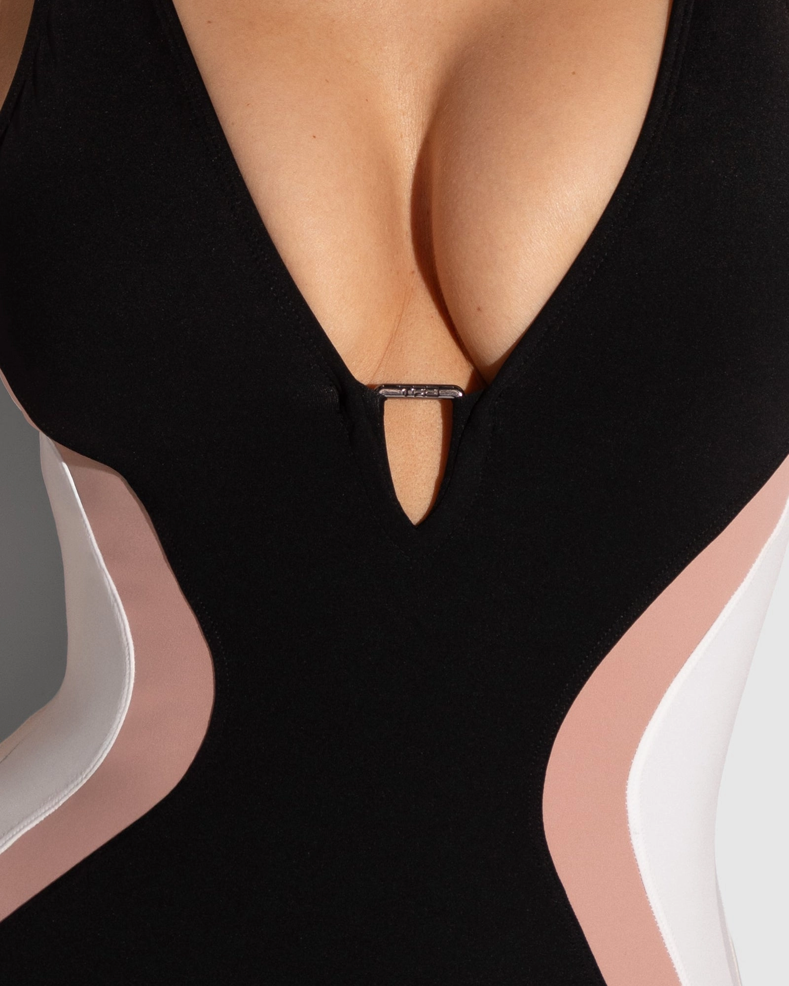 Plungey Triangle - Contour Black/Rose/White