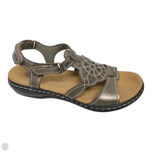 Sandals Flats By Clarks In Black & Brown, Size: 7 clarks