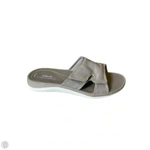 Sandals Flip Flops By Clarks In Grey, Size: 8