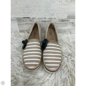 Shoes Flats By Clarks In Beige, Size: 6 clarks