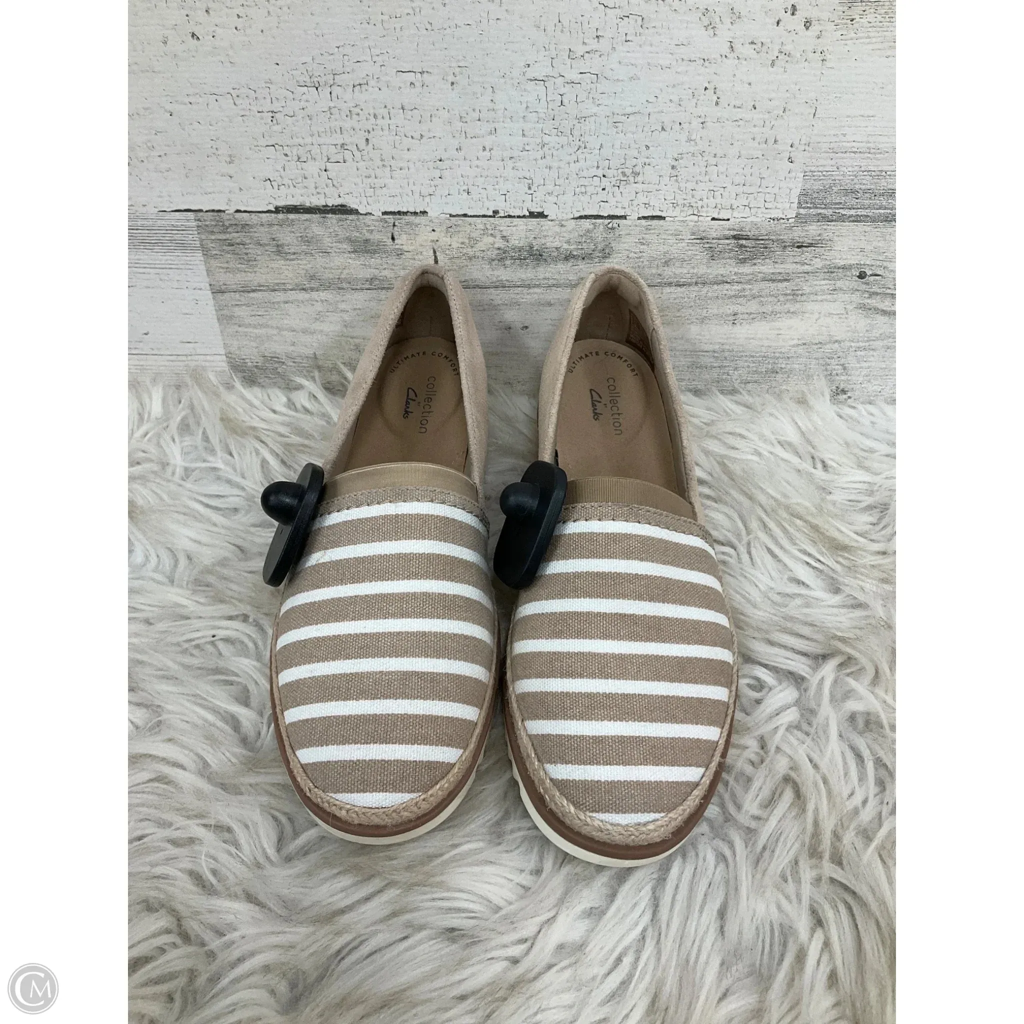 Shoes Flats By Clarks In Beige, Size: 6 clarks