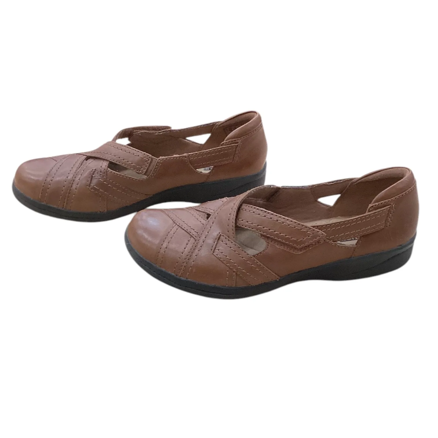 Shoes Flats By Clarks In Brown, Size: 6 clarks