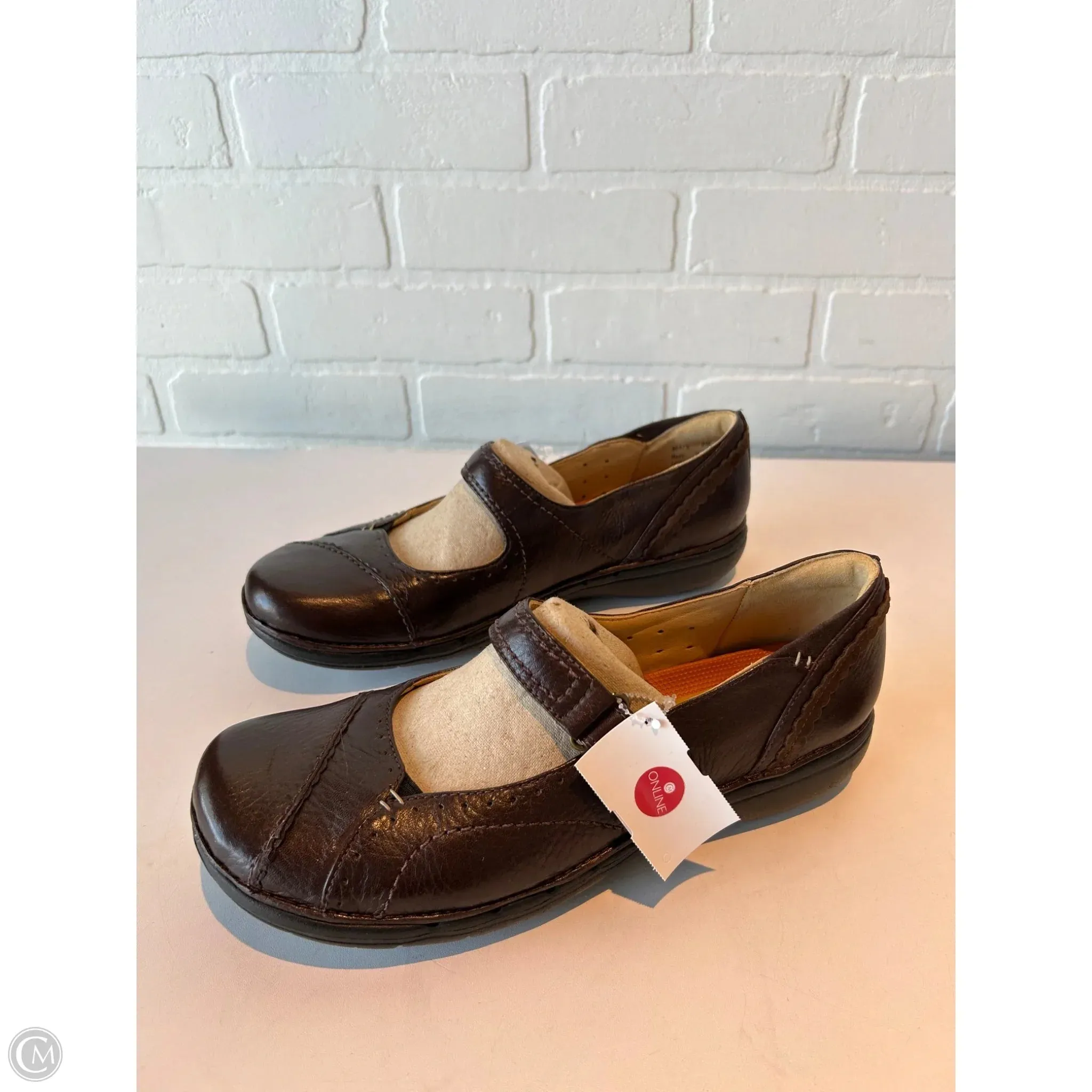 Shoes Flats By Clarks In Brown, Size: 9 clarks