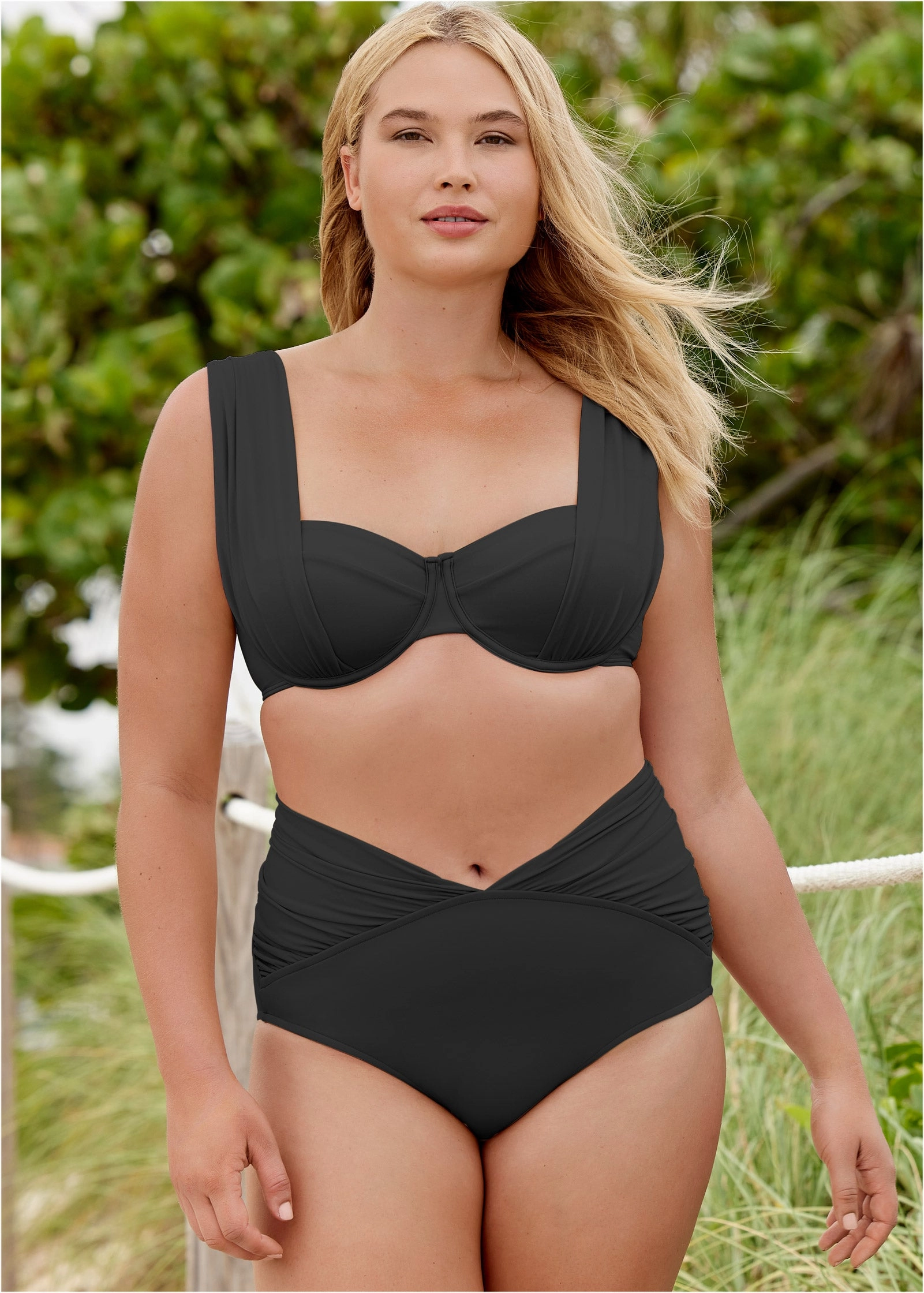 The Uplift Marilyn Top - Black Beauty